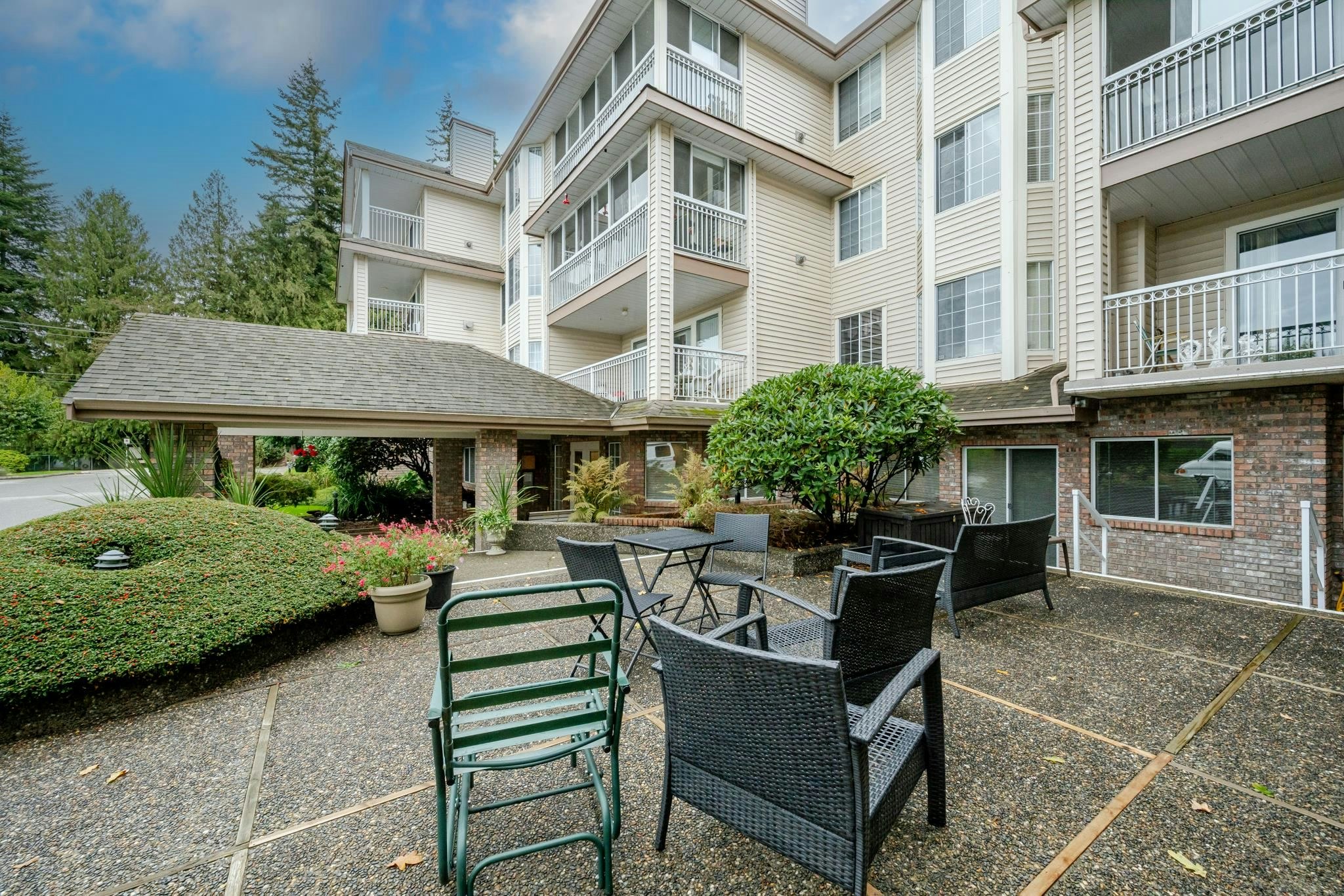 102-2491 Gladwin Road - 4