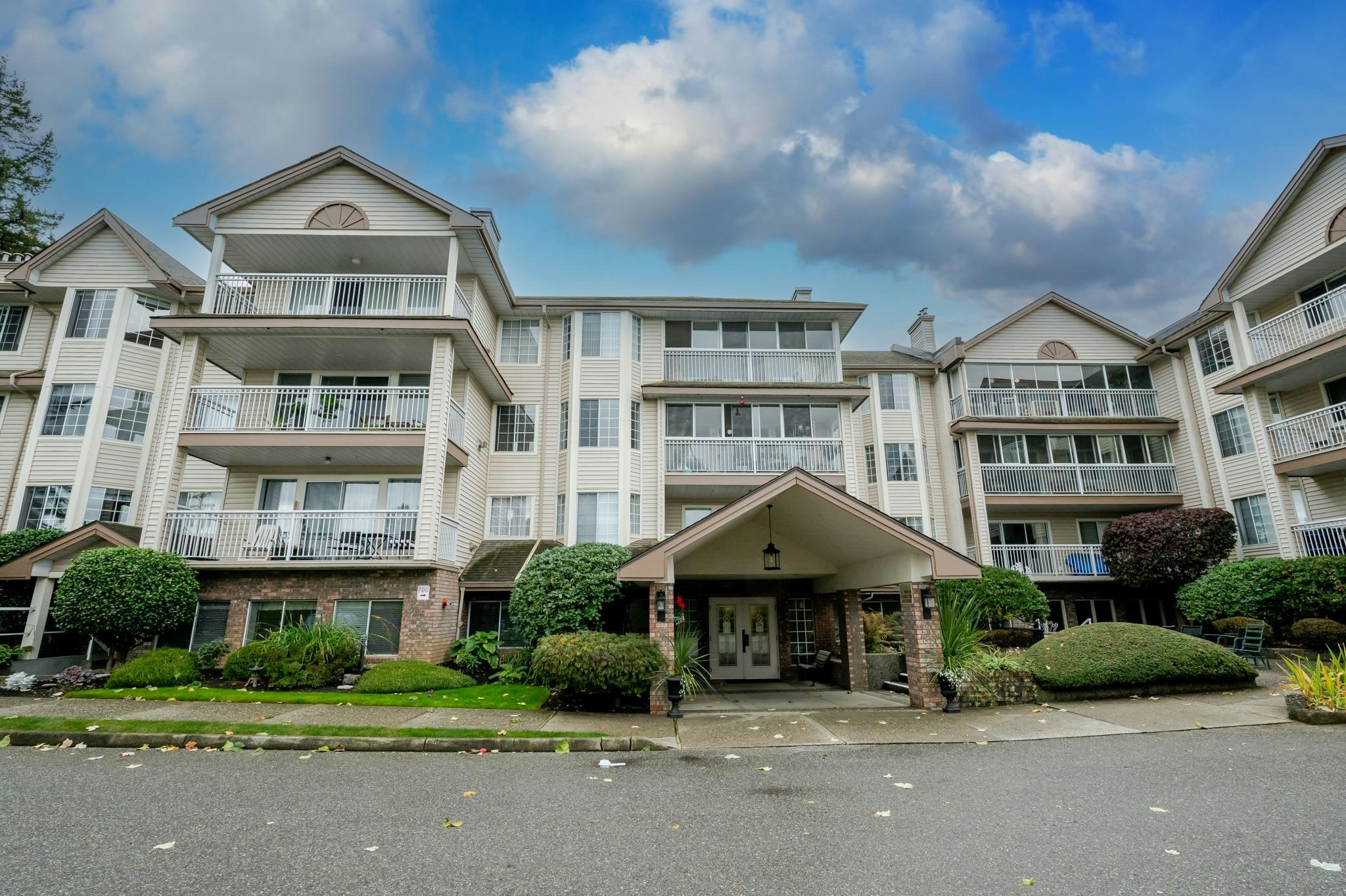 102-2491 Gladwin Road - 2