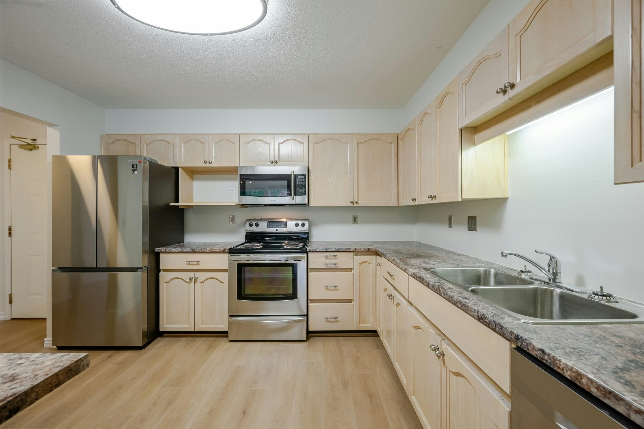 102-2491 Gladwin Road, Abbotsford, BC, V2T 3N8 - 14