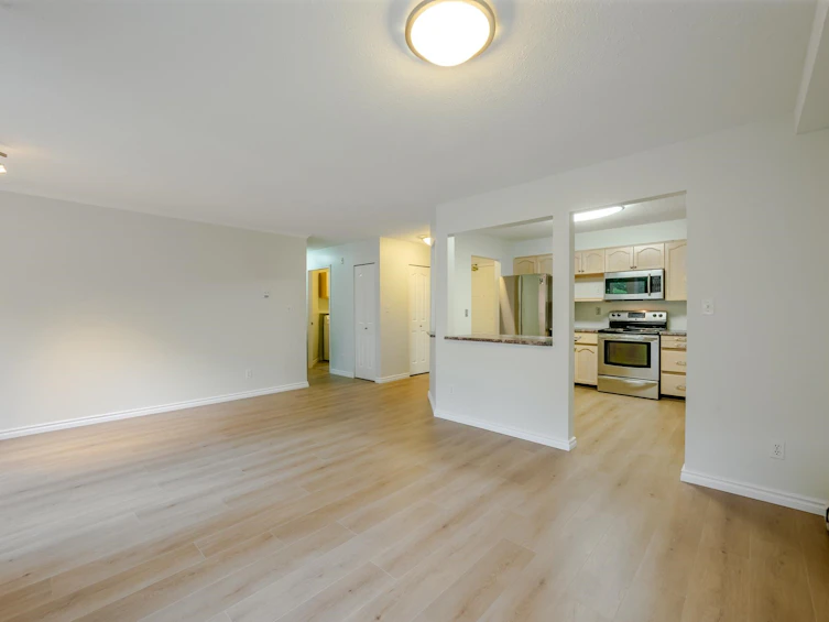 102-2491 Gladwin Road, Abbotsford, BC, V2T 3N8 - 7