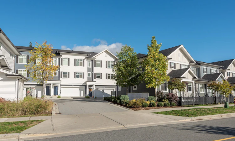 123-3565 Baycrest Avenue