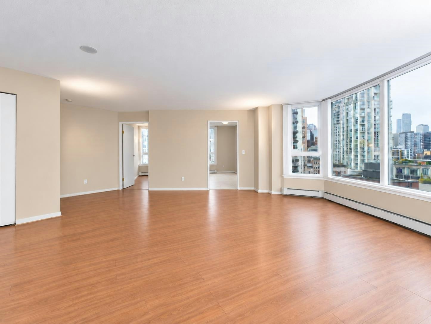 1206-388 Drake Street, Vancouver, BC, V6B 6A8