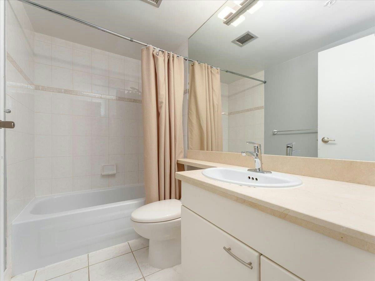 1206-388 Drake Street, Vancouver, BC, V6B 6A8 - 12