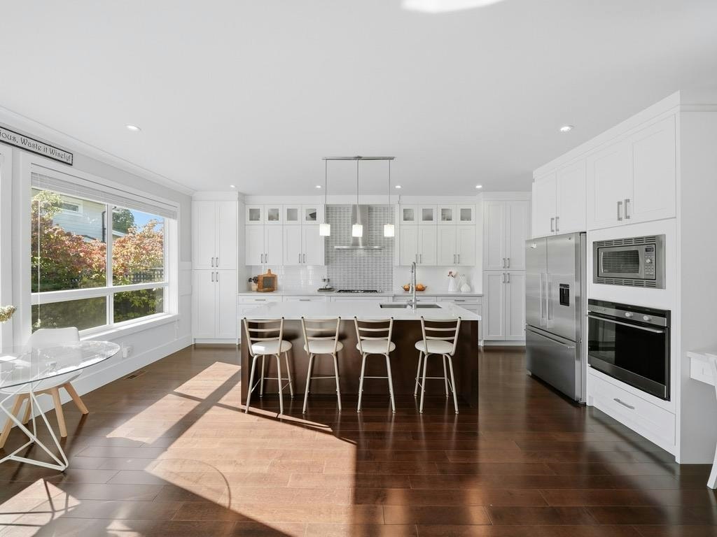355 E 15th Street, North Vancouver, BC, V7L 2R6 - 9