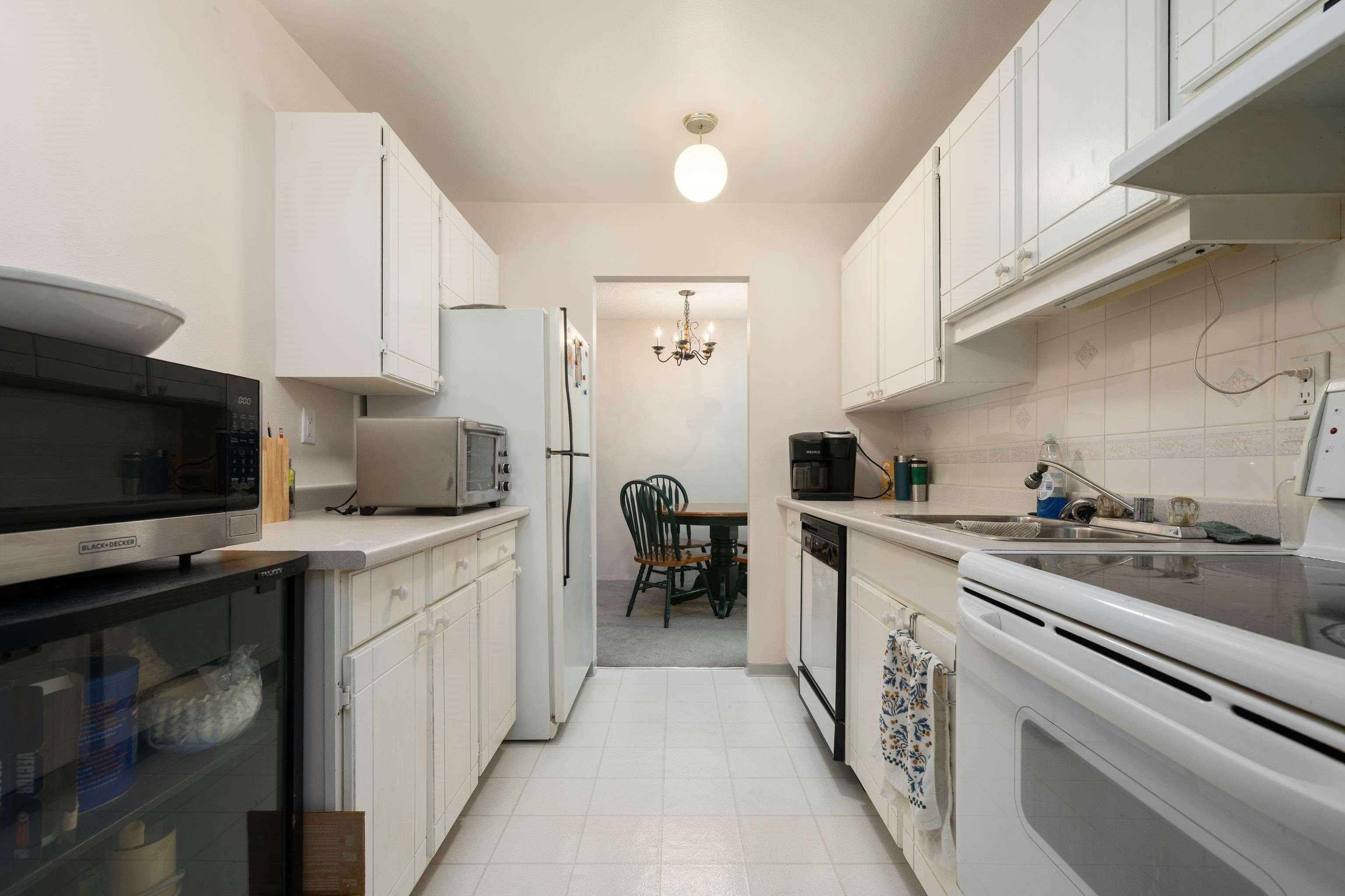 206-3451 Springfield Drive - 2