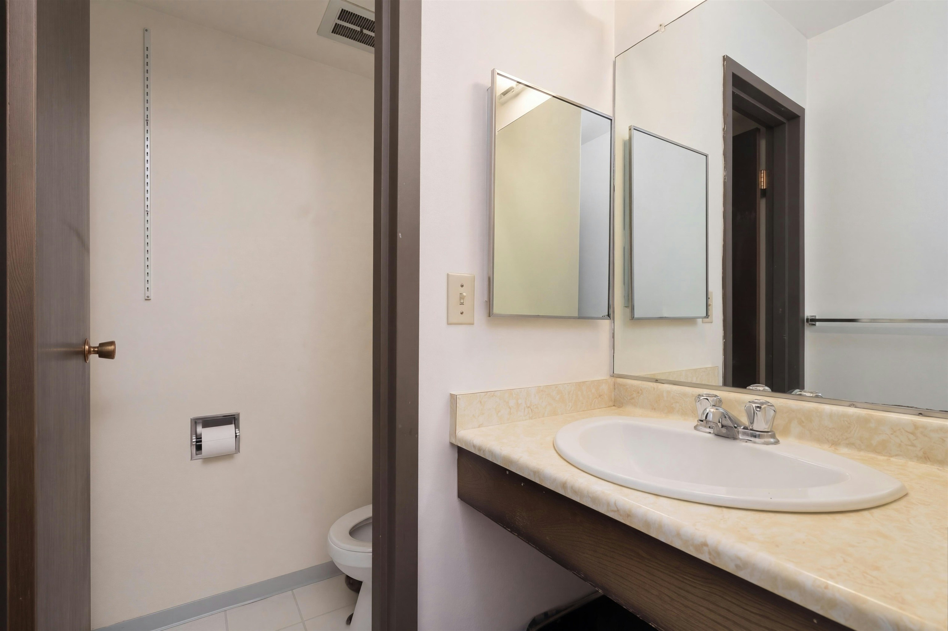 206-3451 Springfield Drive, Richmond, BC, V7E 1Z2 - 16