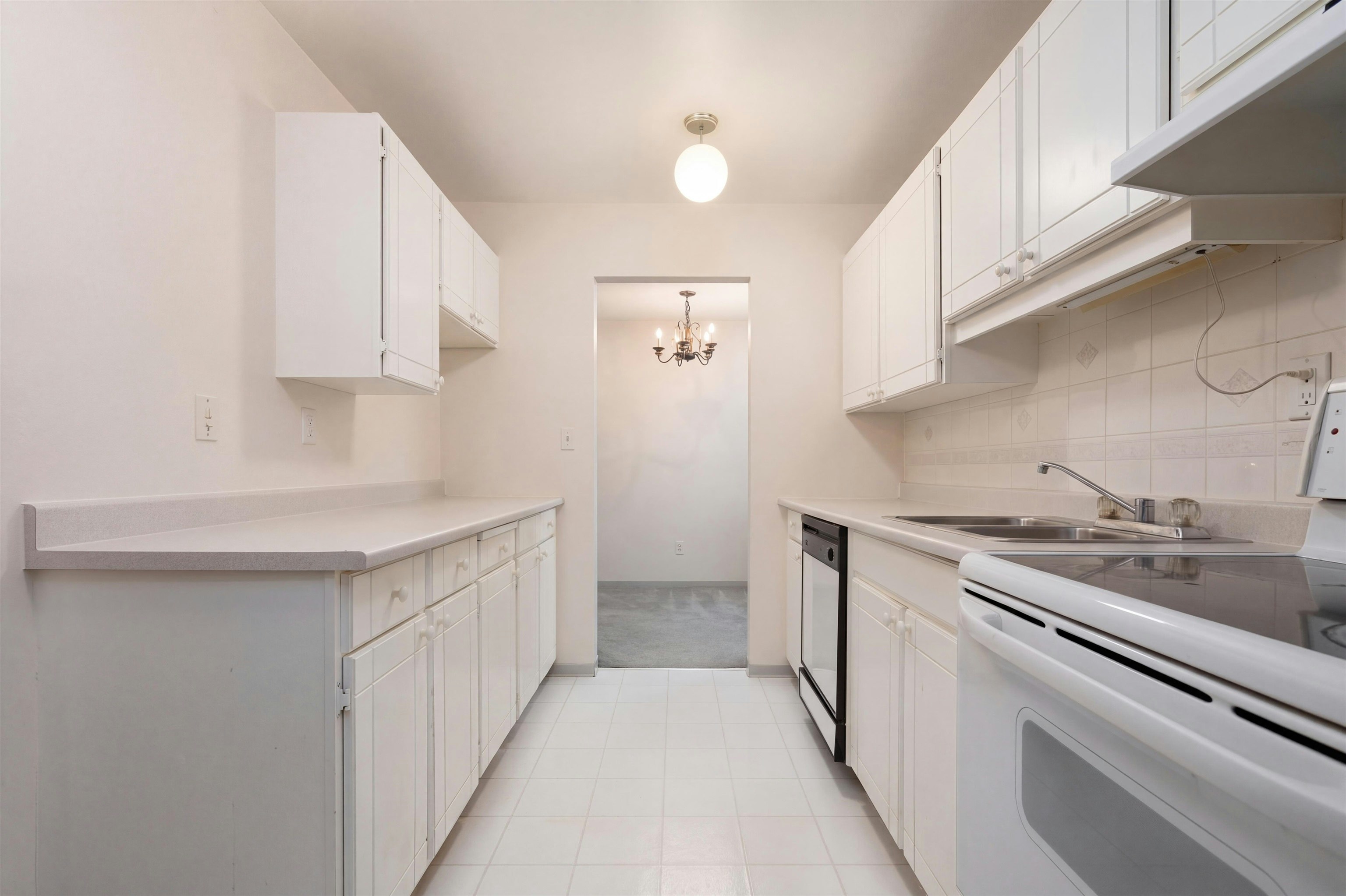 206-3451 Springfield Drive - 4