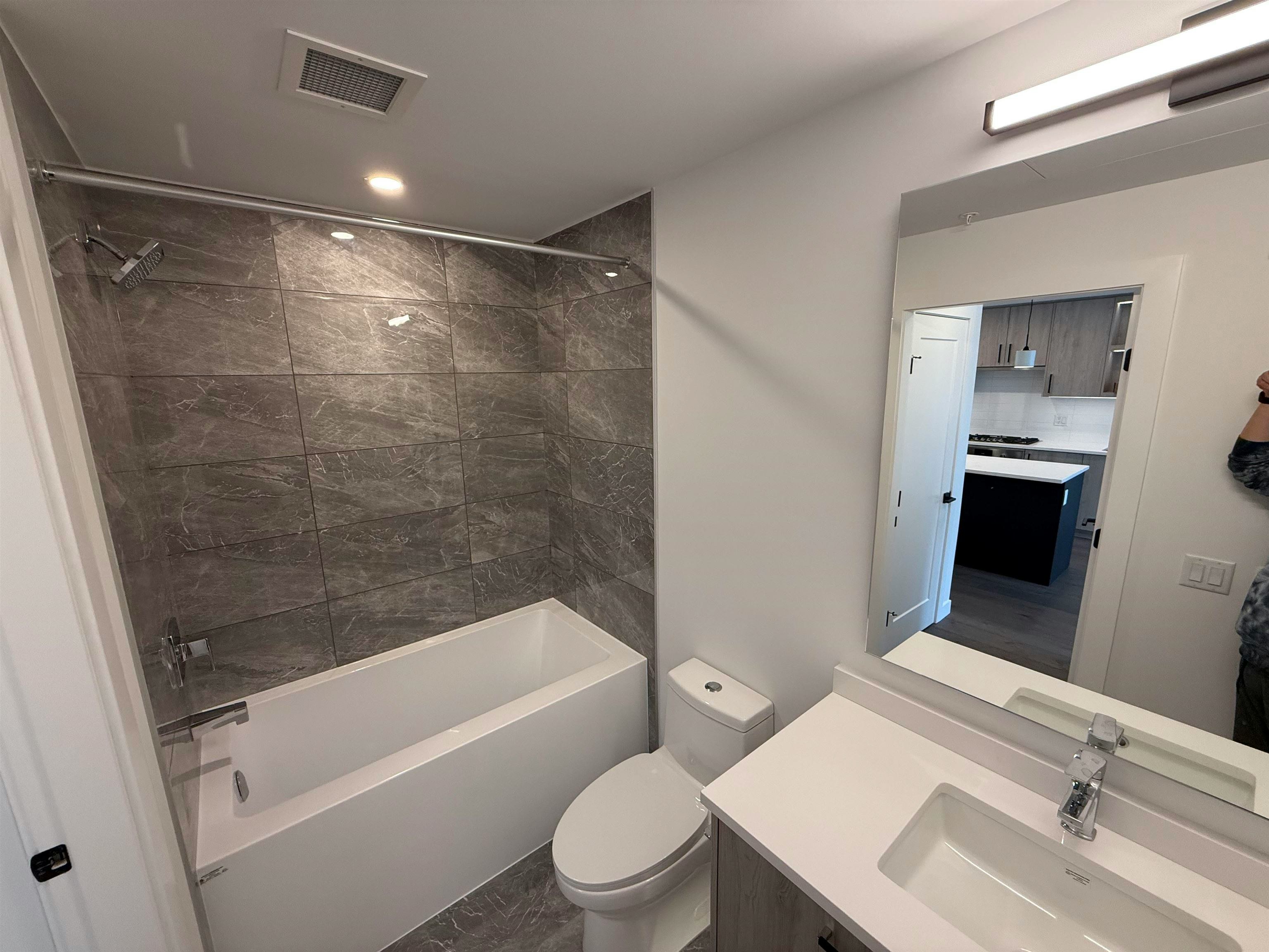 208-6859 Cambie Street, Vancouver, BC, V6P 3H1 - 9