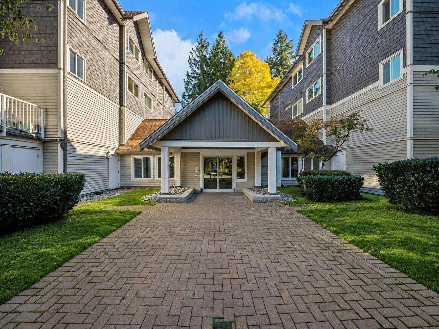 220-9688 148 Street, Surrey, BC, V3R 0W2