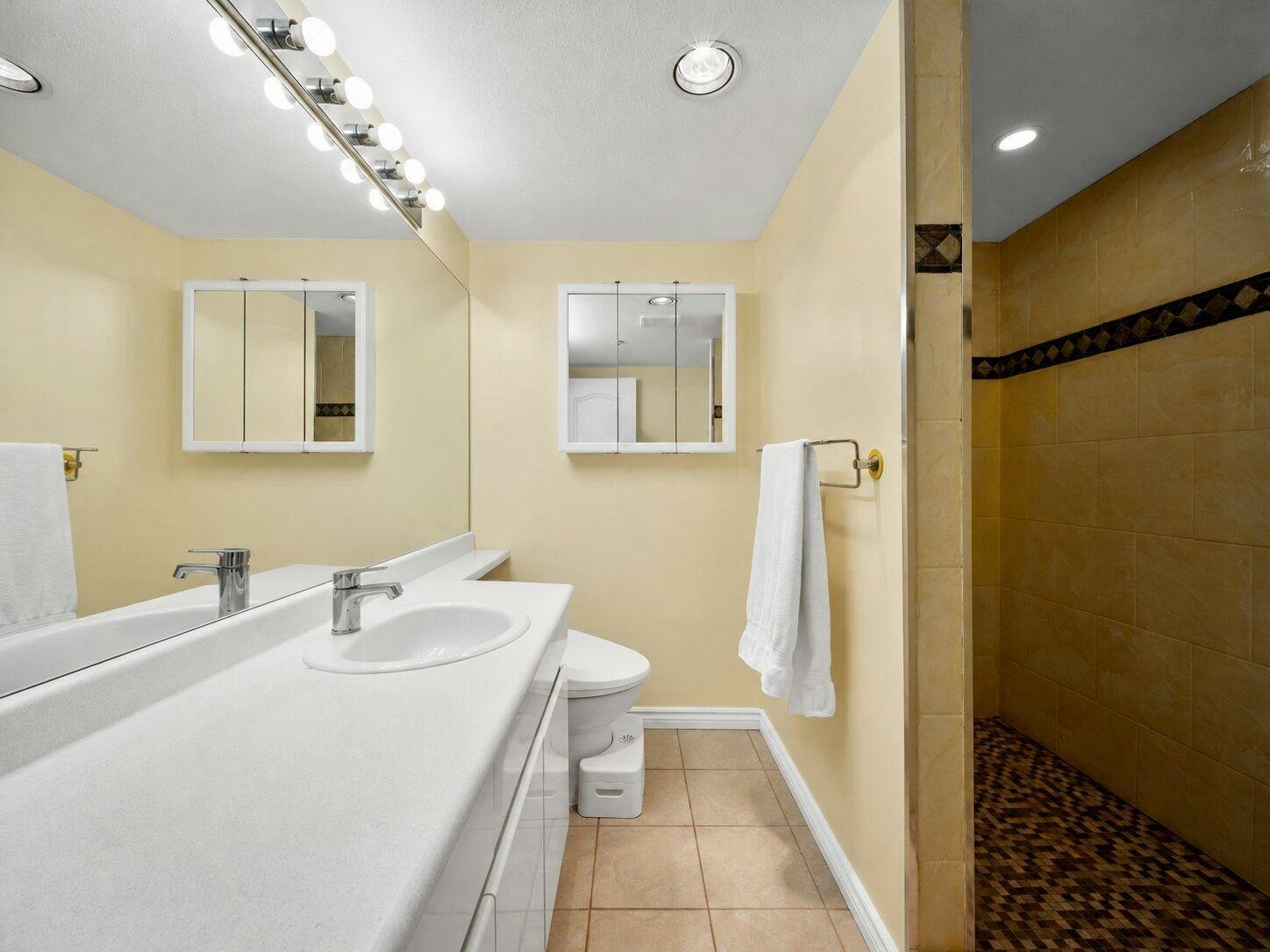 220-9688 148 Street, Surrey, BC, V3R 0W2 - 29
