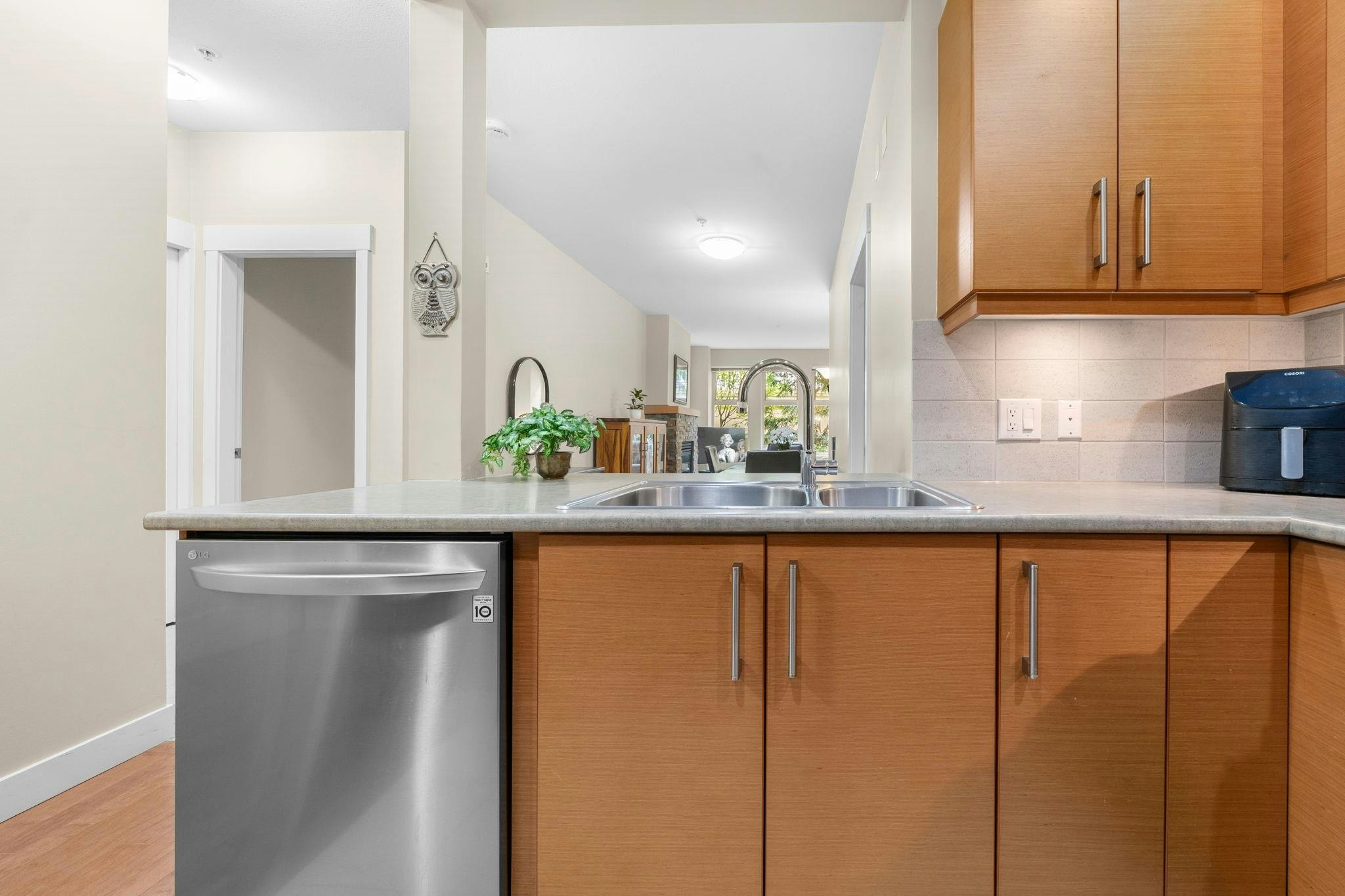 208-188 W 29 Street, North Vancouver, BC, V7N 0A2 - 19