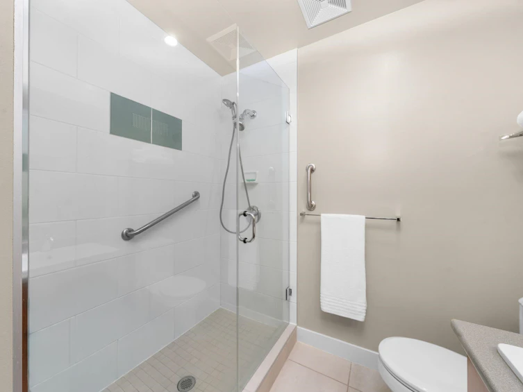 208-188 W 29 Street, North Vancouver, BC, V7N 0A2 - 27