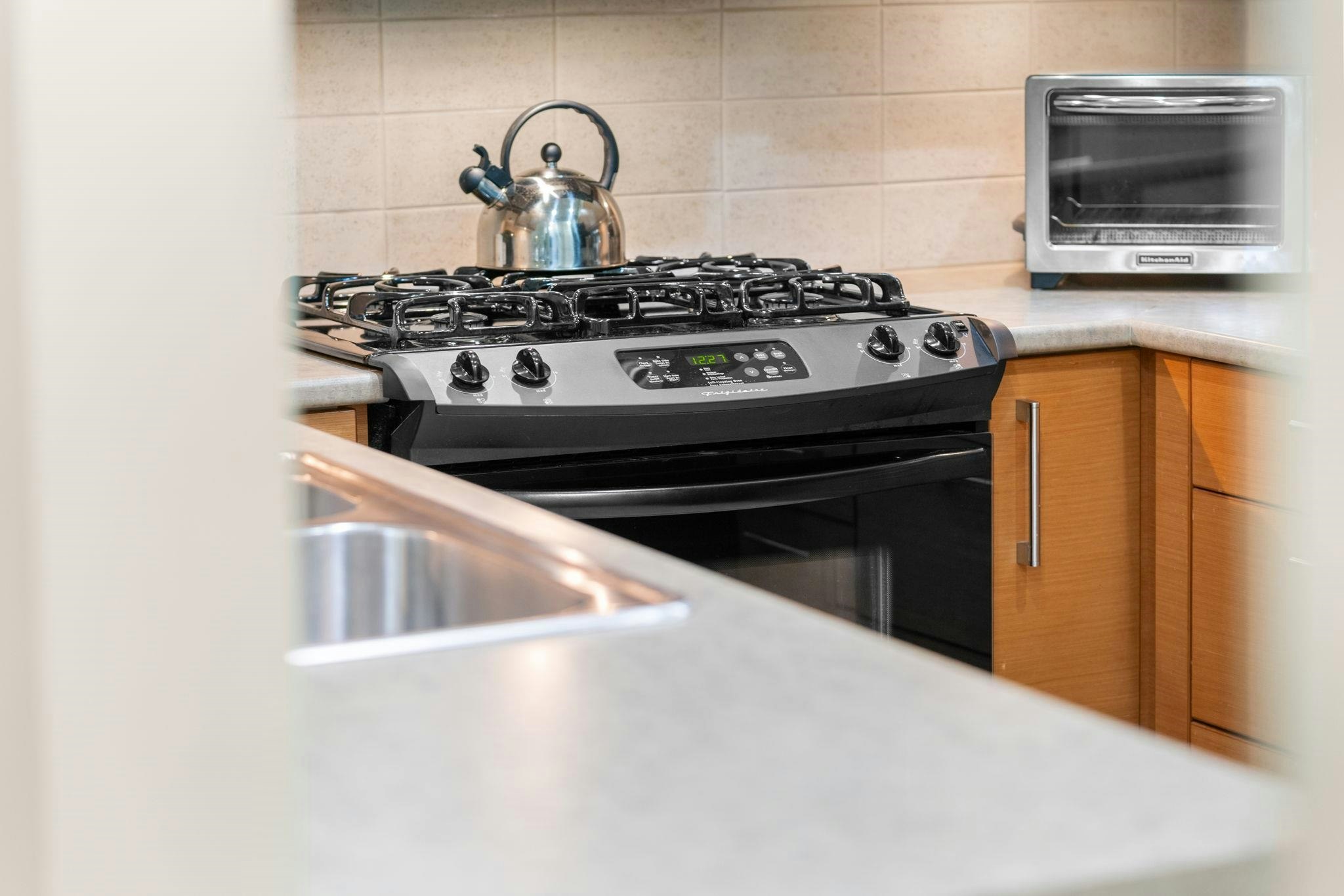 208-188 W 29 Street, North Vancouver, BC, V7N 0A2 - 17