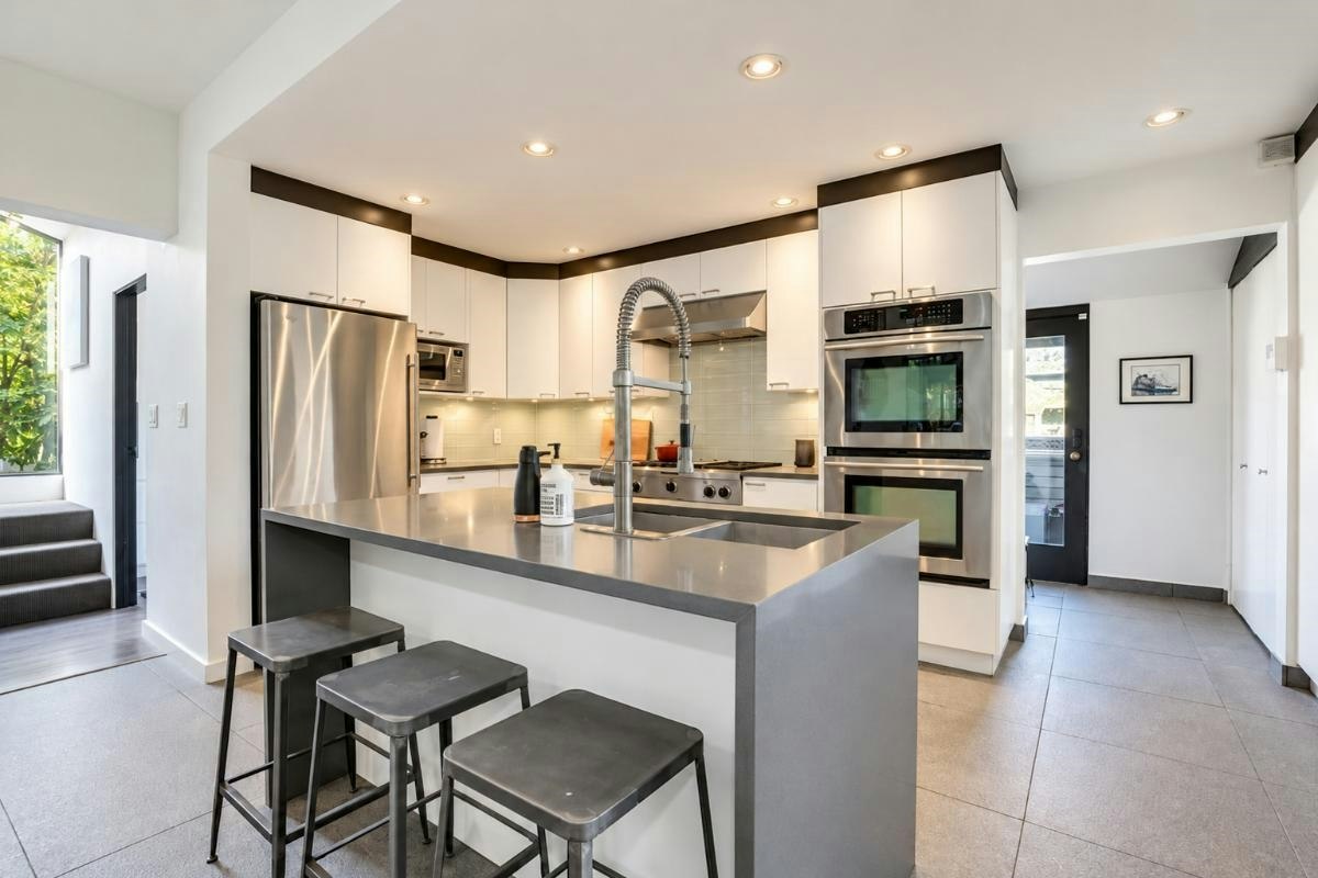 2835 W 13th Avenue, Vancouver, BC, V6K 2T6 - 15