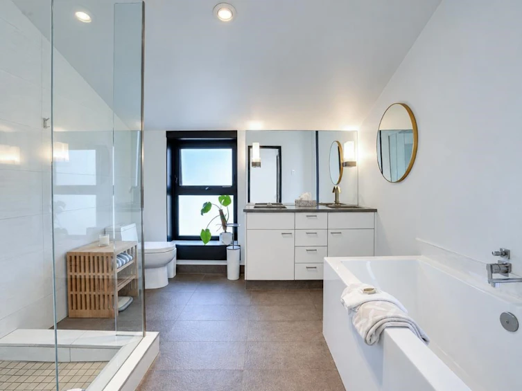 2835 W 13th Avenue, Vancouver, BC, V6K 2T6 - 33