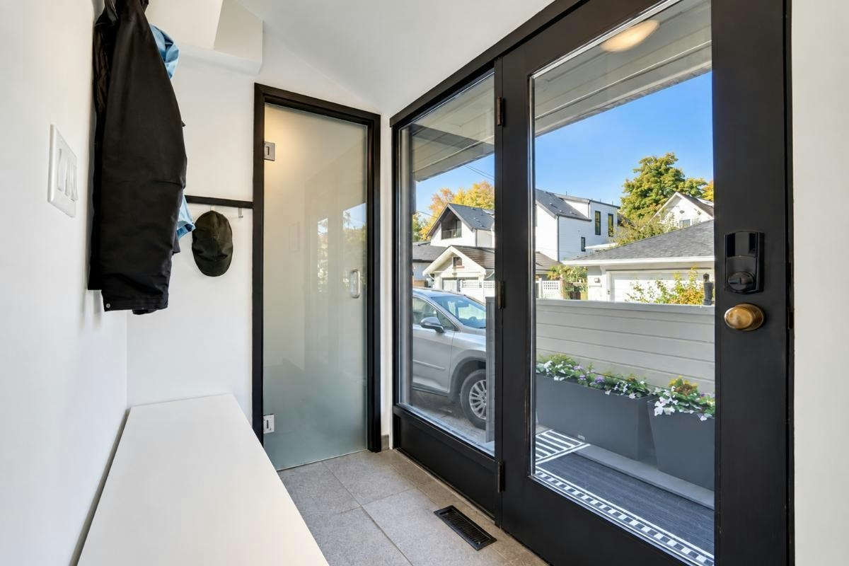 2835 W 13th Avenue, Vancouver, BC, V6K 2T6 - 17