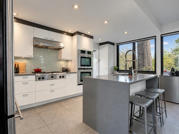 2835 W 13th Avenue, Vancouver, BC, V6K 2T6 - 13