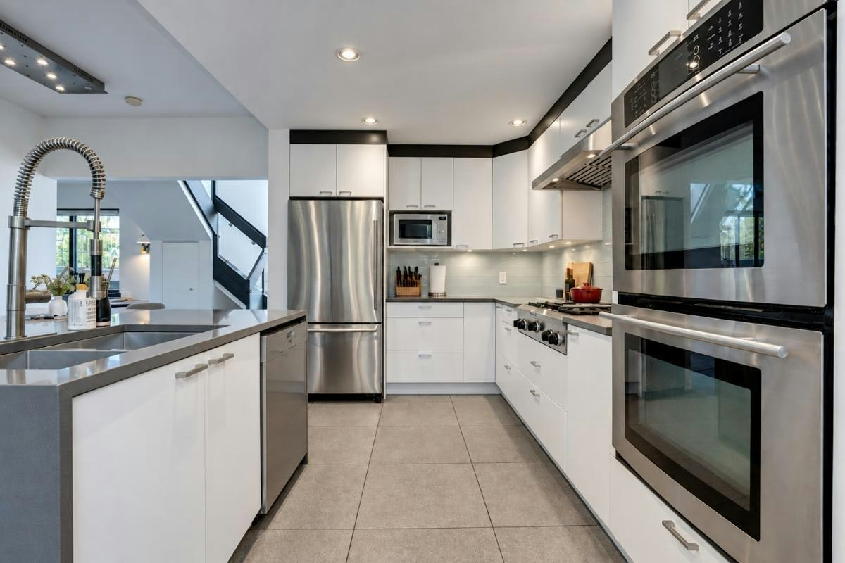 2835 W 13th Avenue, Vancouver, BC, V6K 2T6 - 16