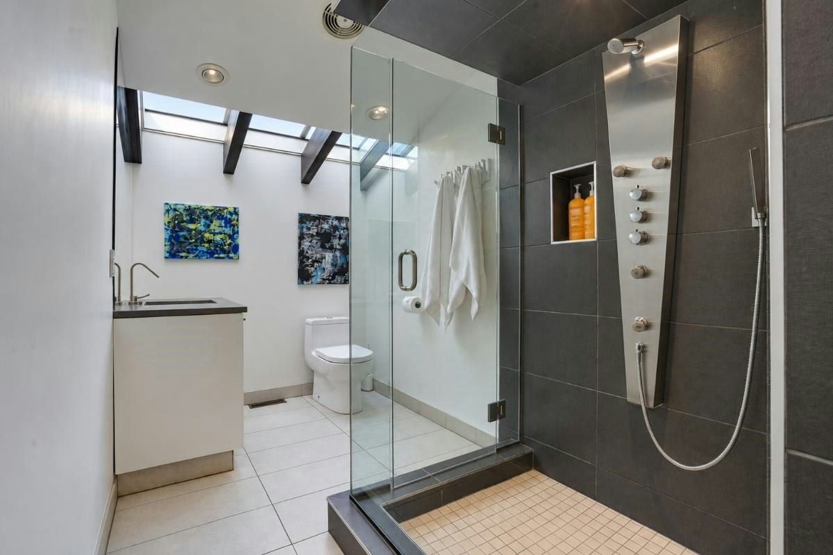2835 W 13th Avenue, Vancouver, BC, V6K 2T6 - 28