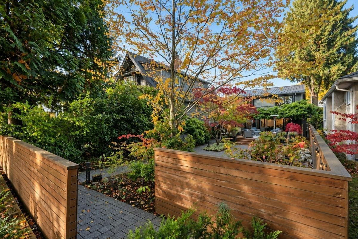 2835 W 13th Avenue, Vancouver, BC, V6K 2T6 - 36