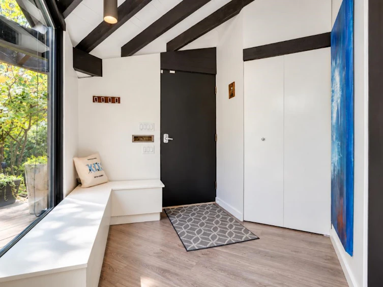 2835 W 13th Avenue, Vancouver, BC, V6K 2T6 - 6