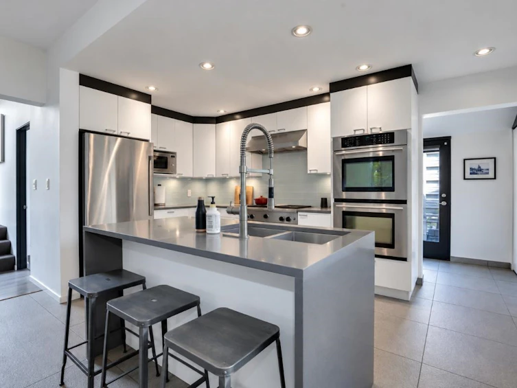 2835 W 13th Avenue, Vancouver, BC, V6K 2T6 - 14