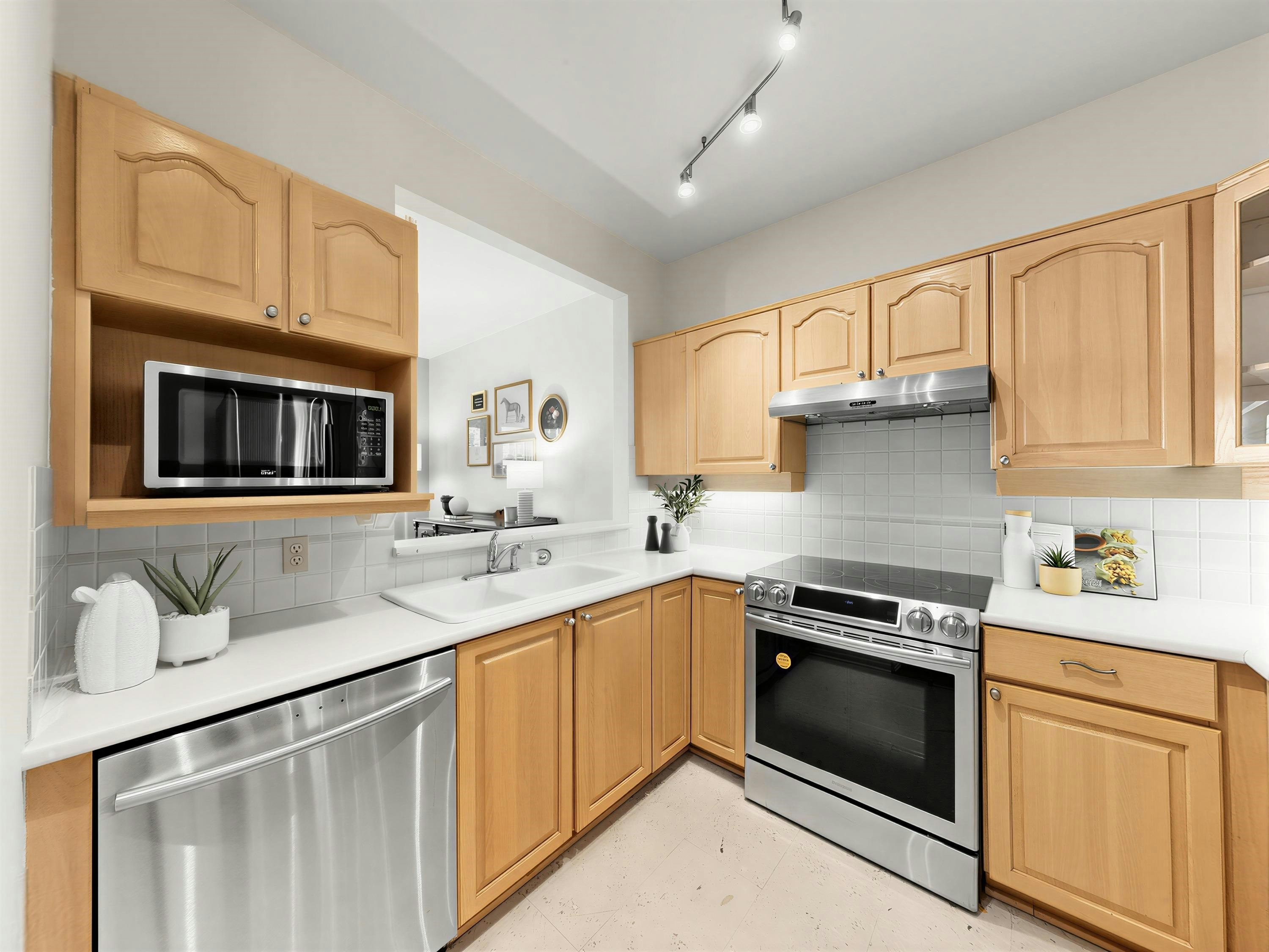 221-3769 W 7th Avenue, Vancouver, BC, V6R 1W6 - 6