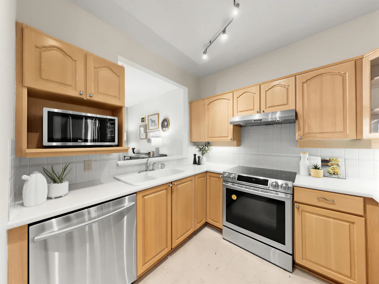 221-3769 W 7th Avenue, Vancouver, BC, V6R 1W6 - 6