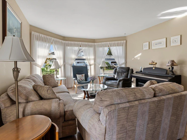 6930 Coach Lamp Drive, Chilliwack, BC, V2R 2V4 - 6