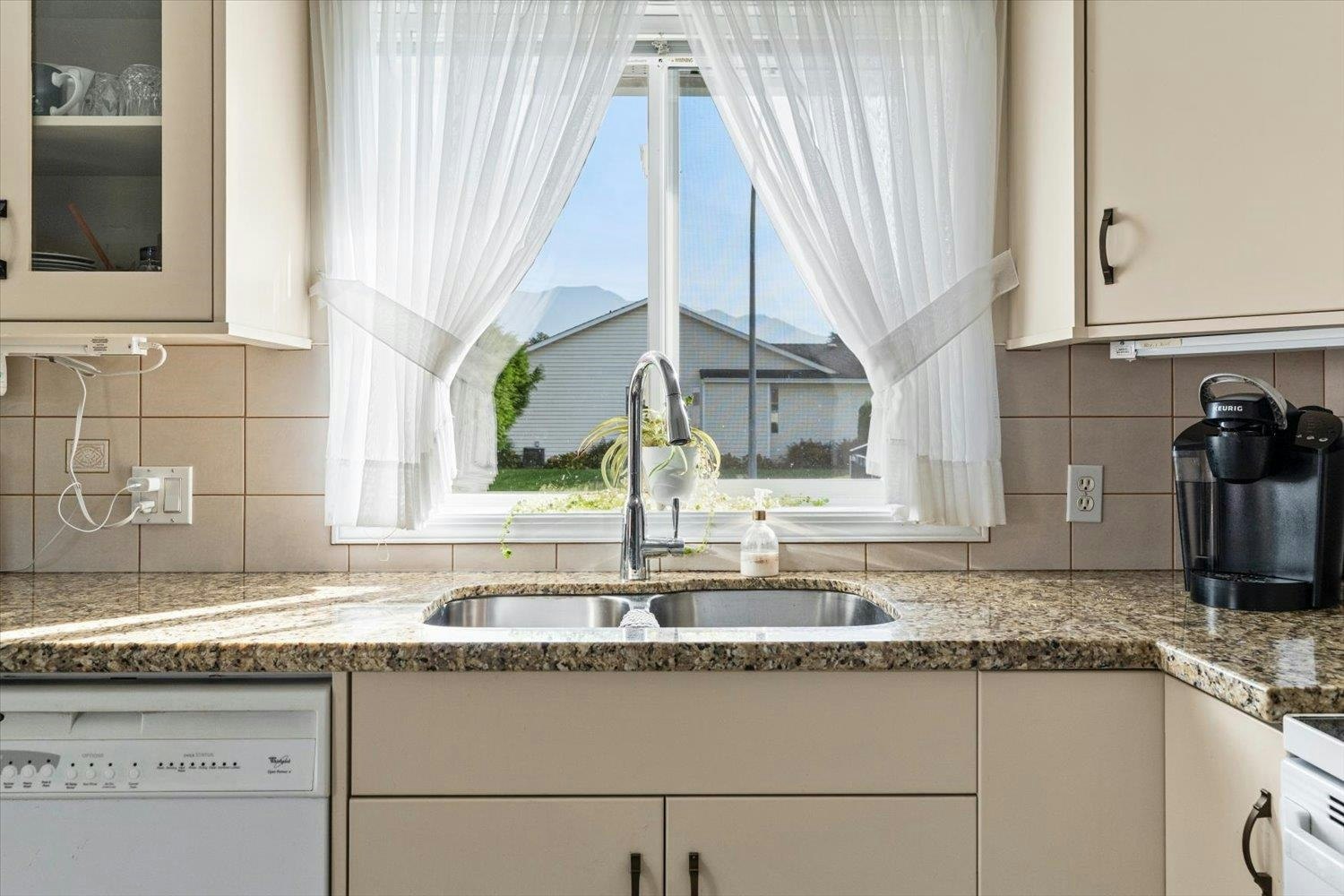 6930 Coach Lamp Drive, Chilliwack, BC, V2R 2V4 - 12