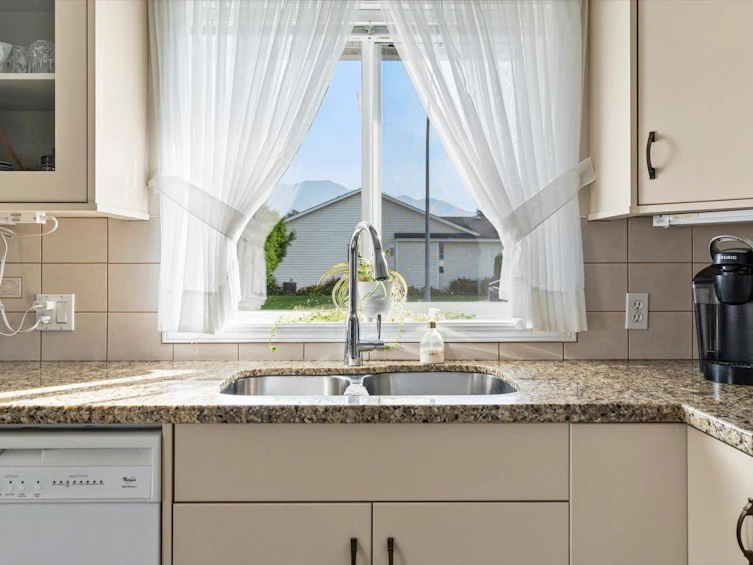 6930 Coach Lamp Drive, Chilliwack, BC, V2R 2V4 - 12