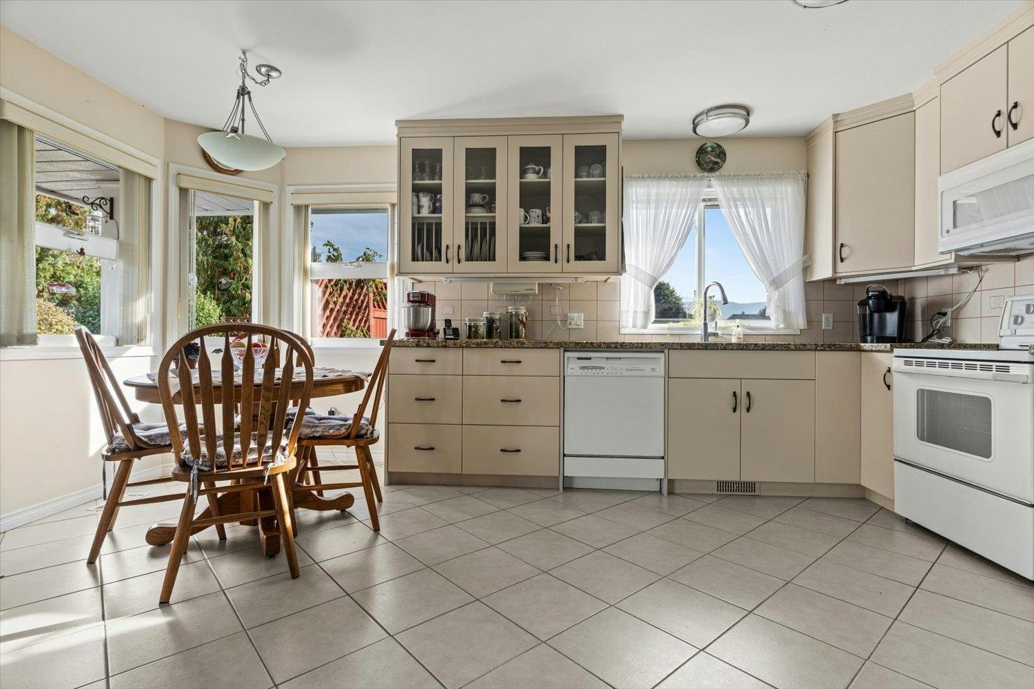6930 Coach Lamp Drive, Chilliwack, BC, V2R 2V4 - 16