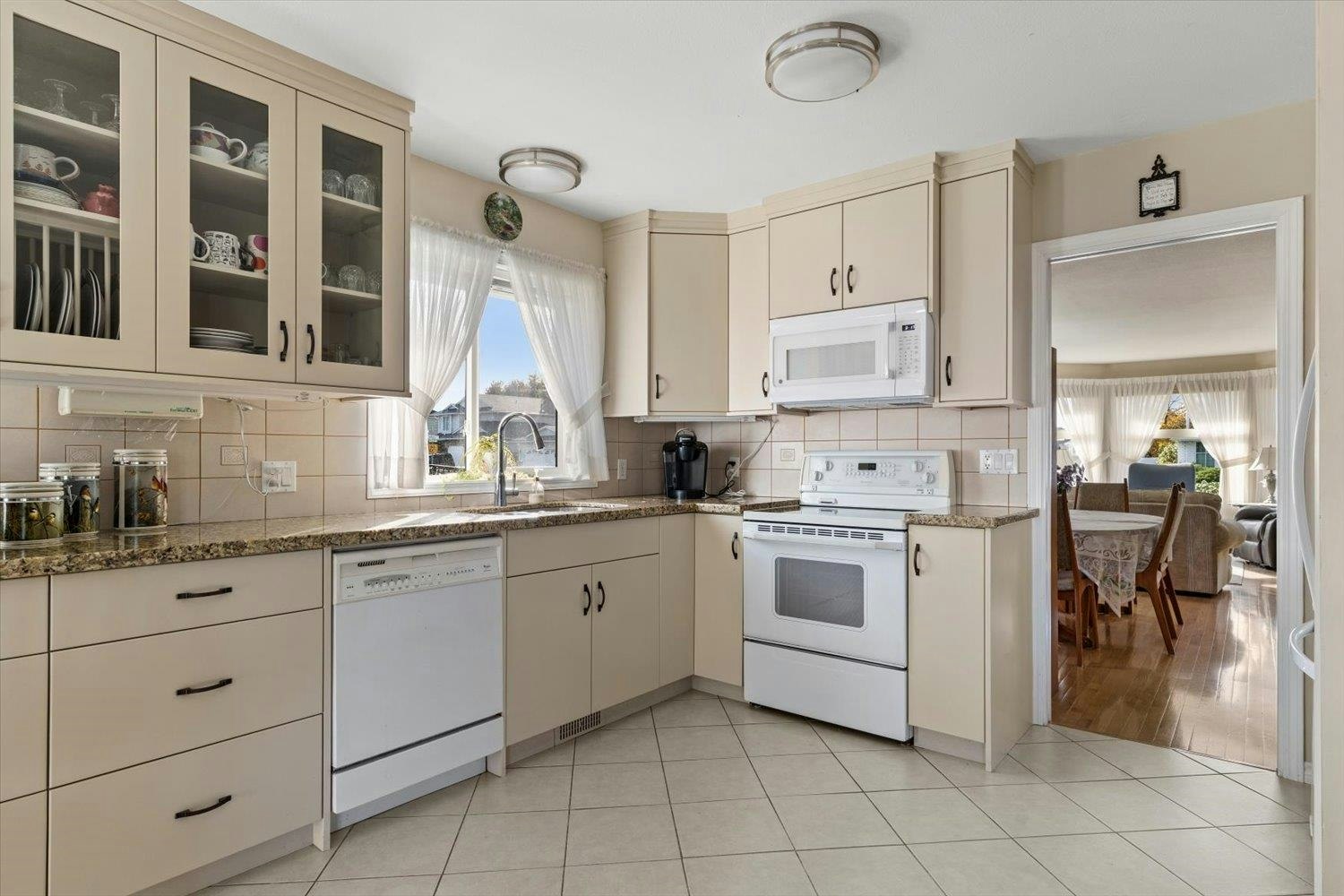 6930 Coach Lamp Drive, Chilliwack, BC, V2R 2V4 - 10