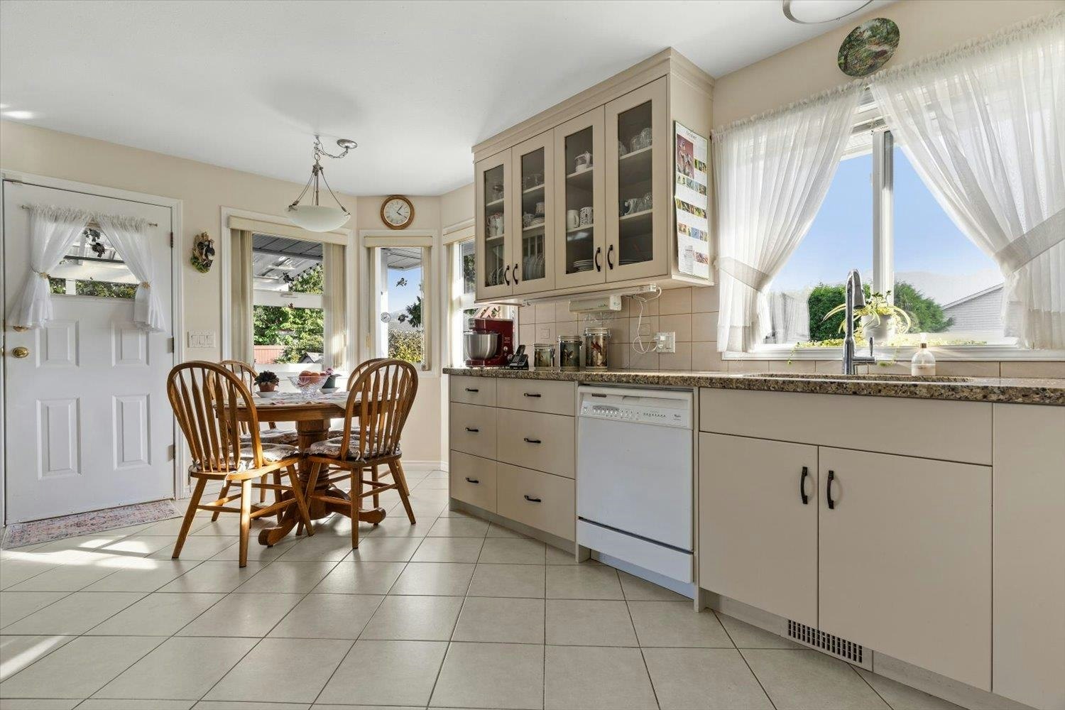 6930 Coach Lamp Drive, Chilliwack, BC, V2R 2V4 - 11