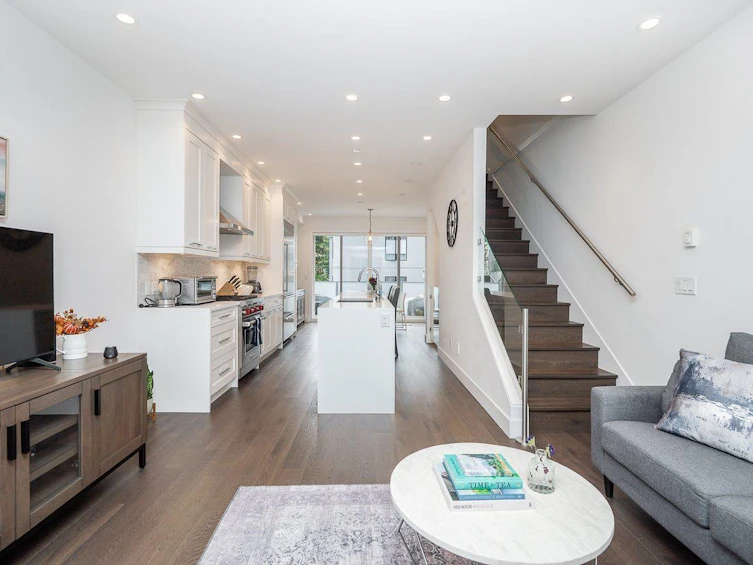 920 W 15th Avenue, Vancouver, BC, V5Z 1R9 - 3