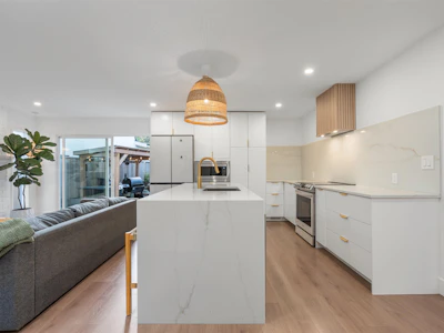 5974 16 Avenue - 2
