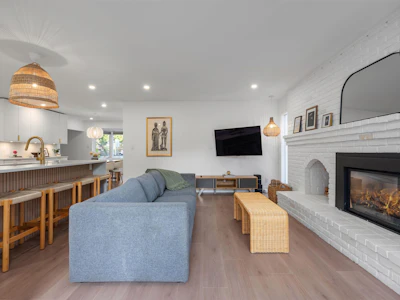 5974 16 Avenue - 4