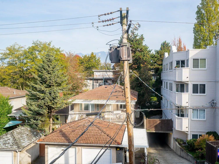 408-2333 Triumph Street, Vancouver, BC, V5L 1L4 - 9