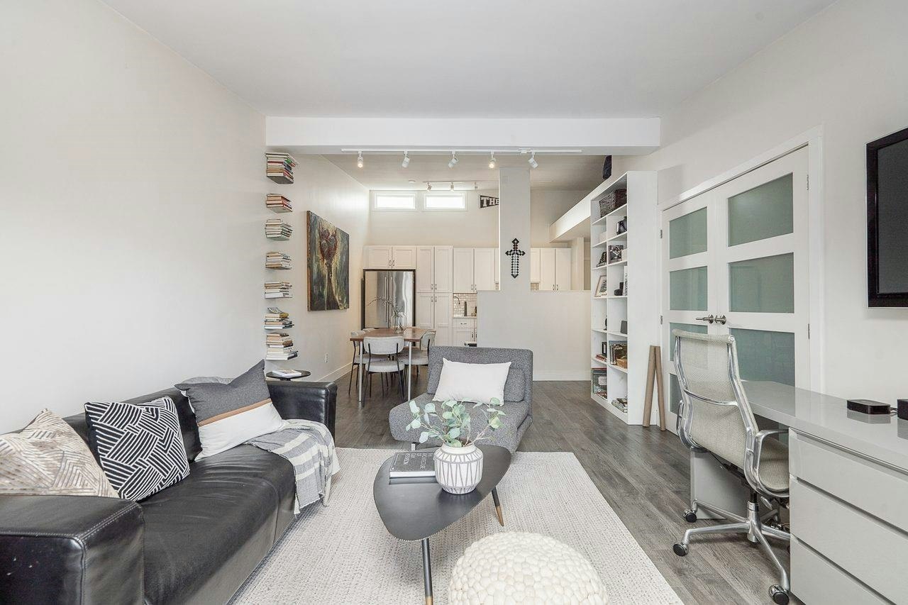408-2333 Triumph Street - 2