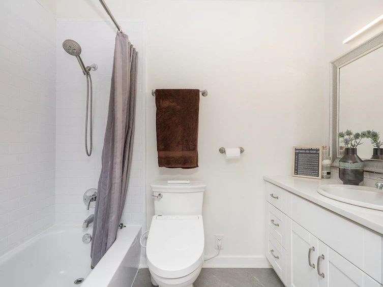 408-2333 Triumph Street, Vancouver, BC, V5L 1L4 - 25