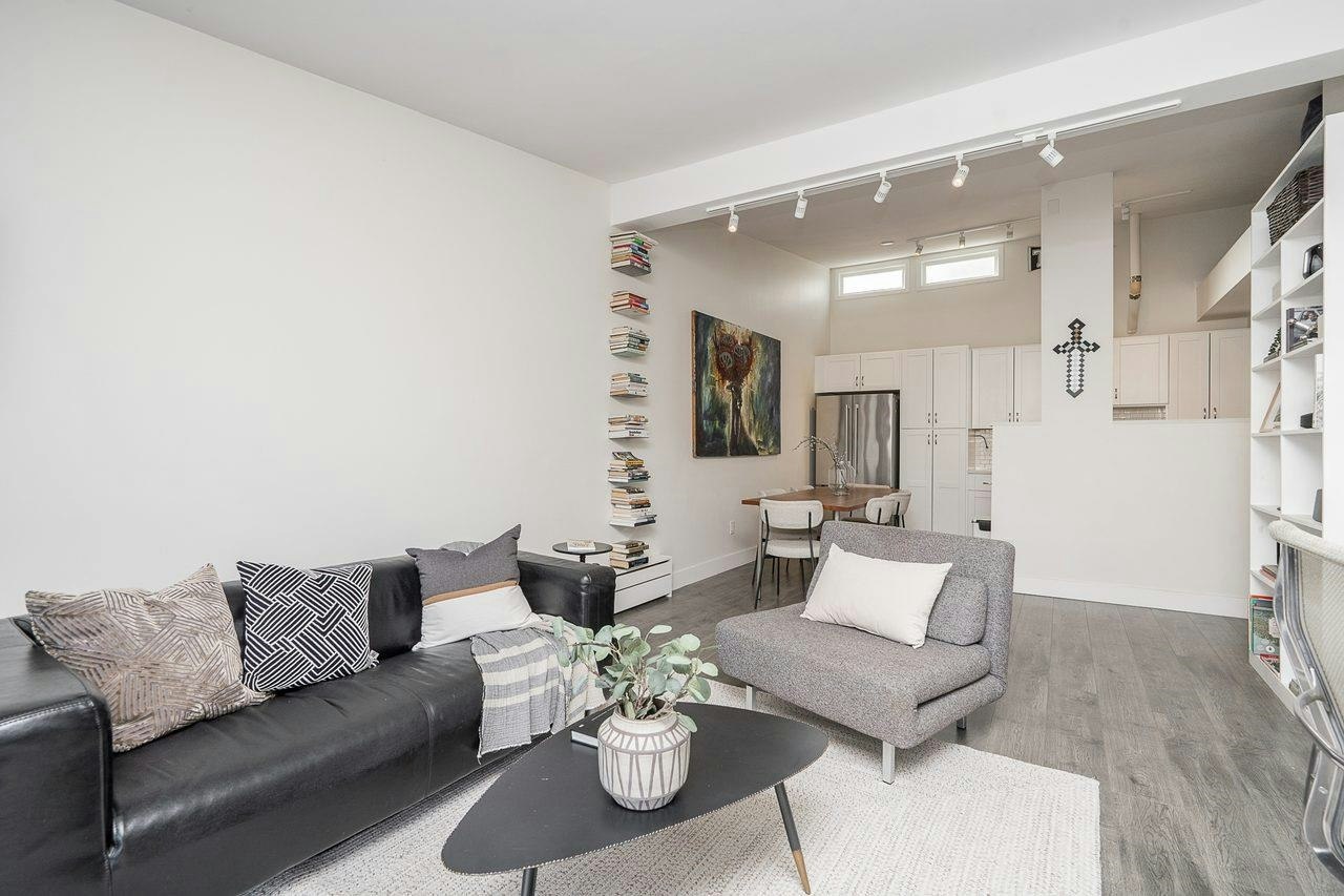 408-2333 Triumph Street - 3