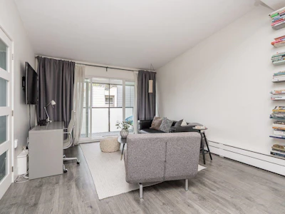 408-2333 Triumph Street - 4