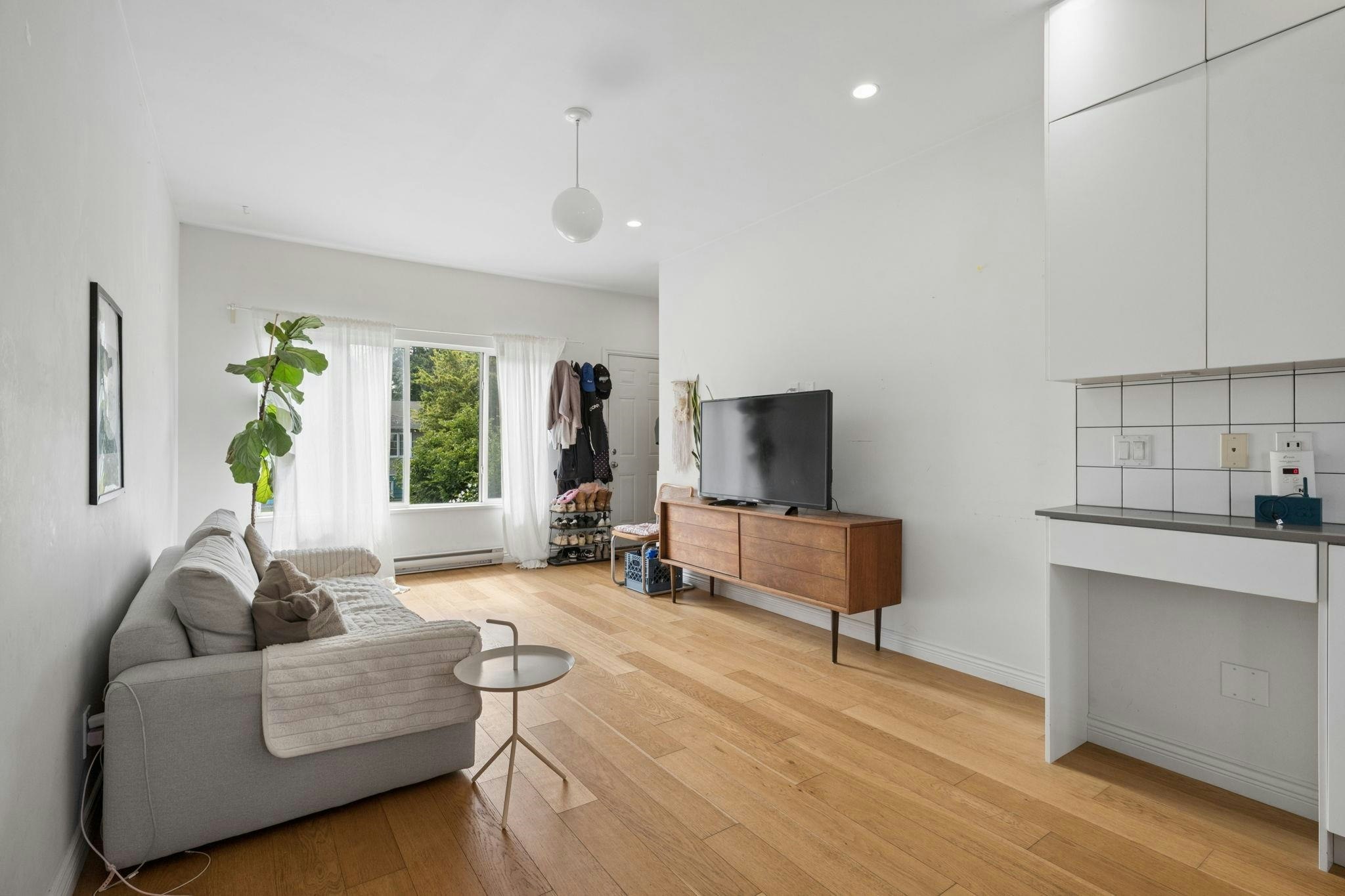 3559 Lakewood Street, Vancouver, BC, V5N 4V7 - 3