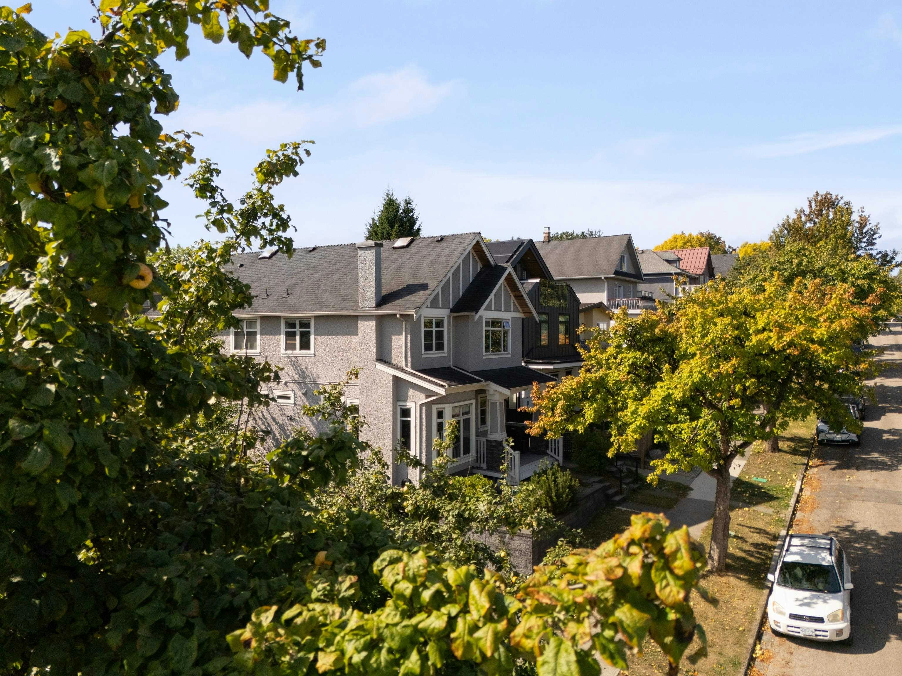 1382 E 17th Avenue, Vancouver, BC, V5V 1C8 - 16