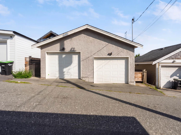 1382 E 17th Avenue, Vancouver, BC, V5V 1C8 - 9