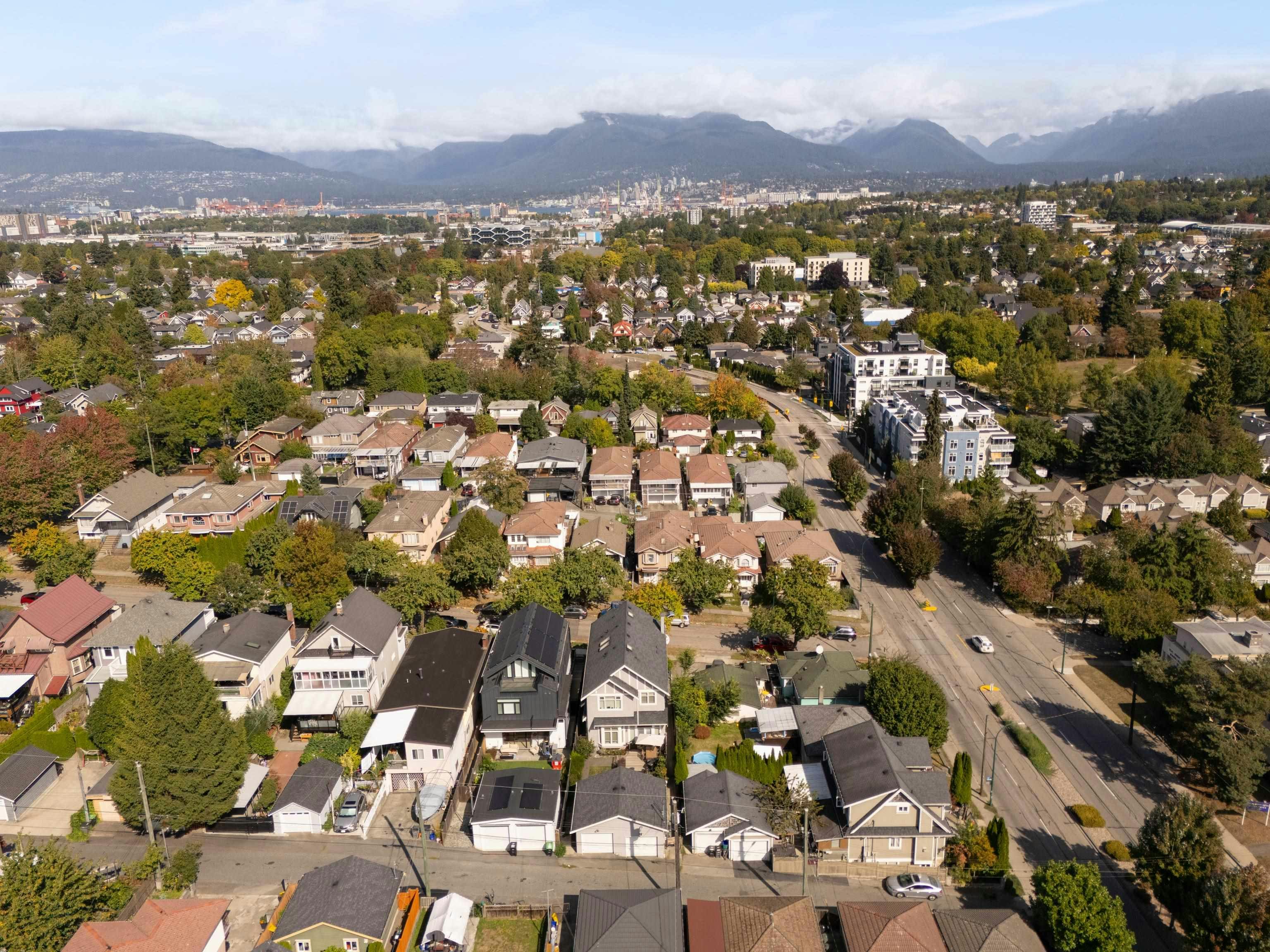 1382 E 17th Avenue, Vancouver, BC, V5V 1C8 - 11