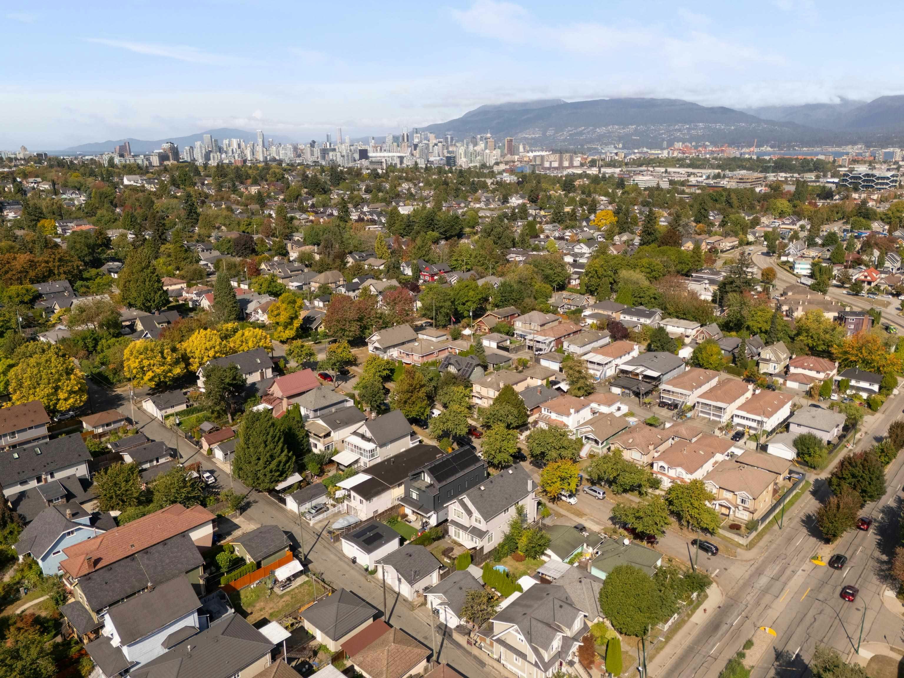 1382 E 17th Avenue, Vancouver, BC, V5V 1C8 - 18
