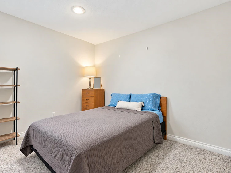 1415 Lansdowne Drive, Coquitlam, BC, V3E 1Y5 - 30