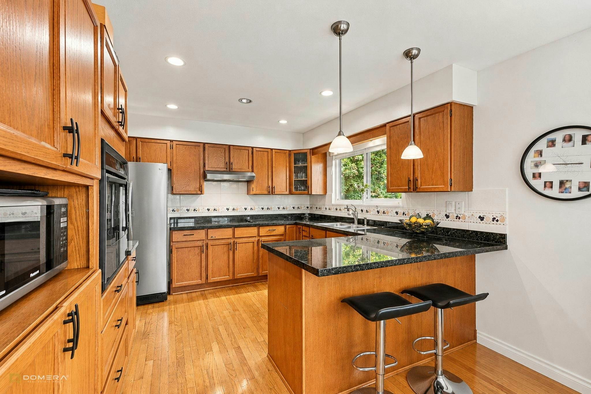 1415 Lansdowne Drive, Coquitlam, BC, V3E 1Y5 - 14