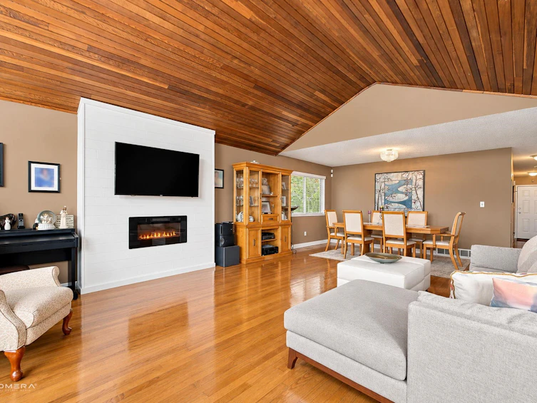 1415 Lansdowne Drive, Coquitlam, BC, V3E 1Y5 - 12
